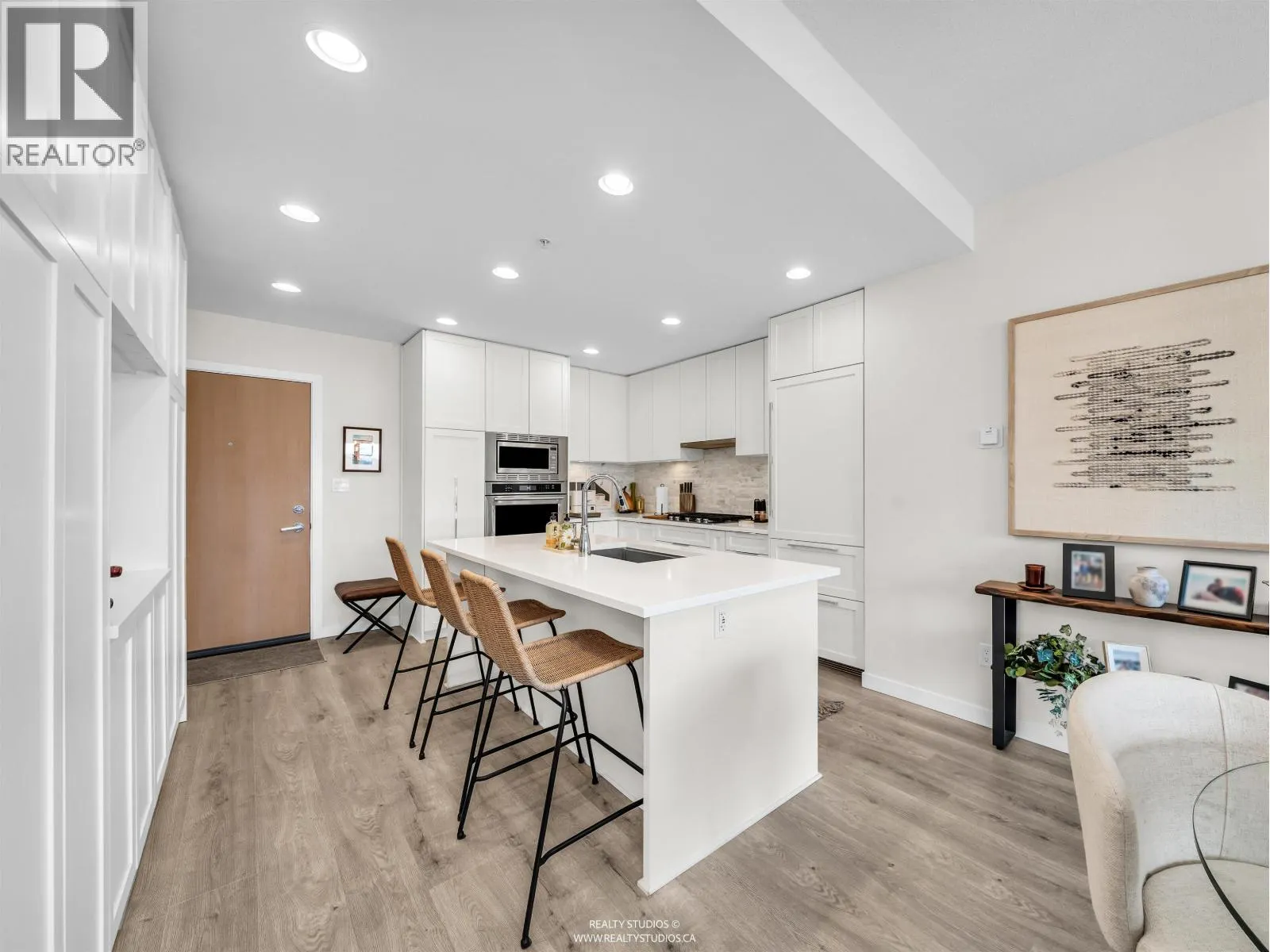 406 3873 CATES LANDING WAY