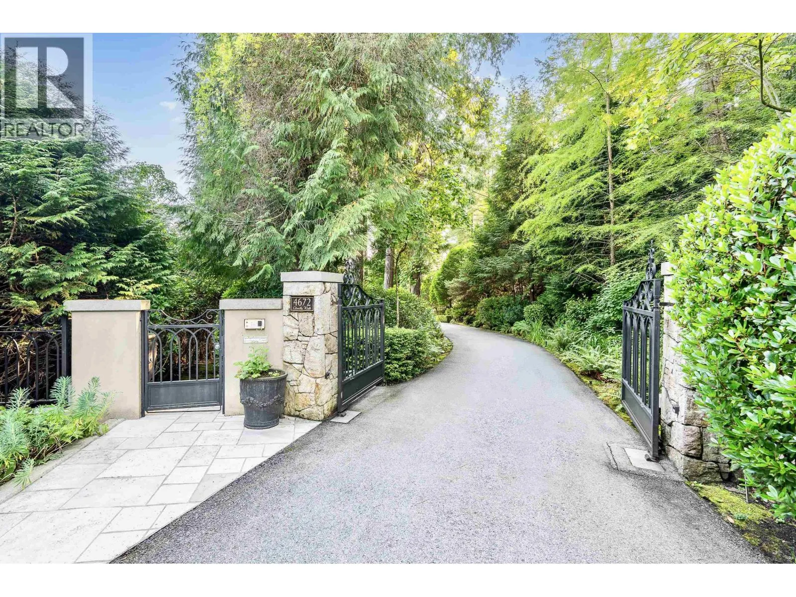 4672 CLOVELLY WALK