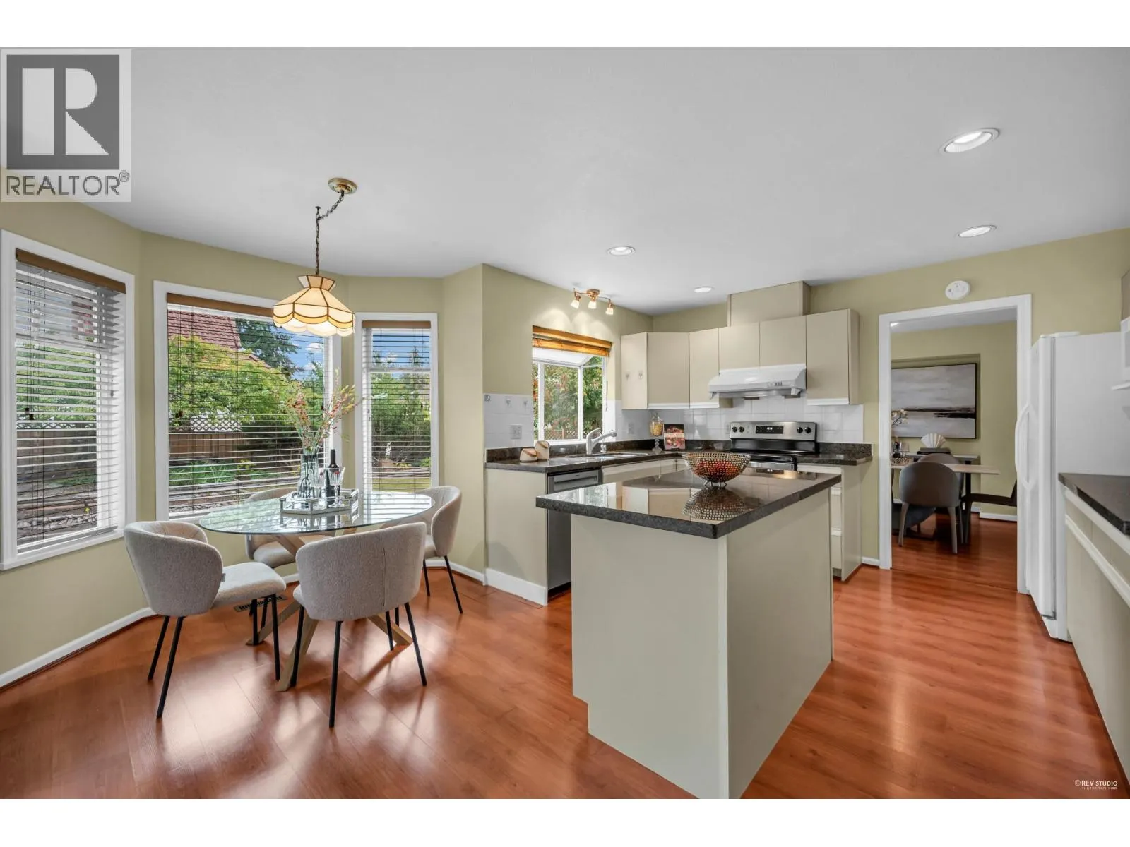 1830 WALNUT CRESCENT