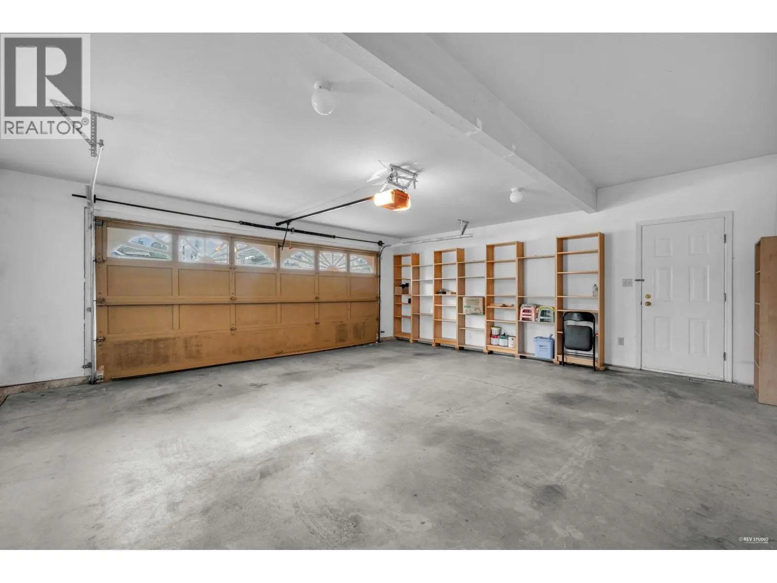 1830 WALNUT CRESCENT