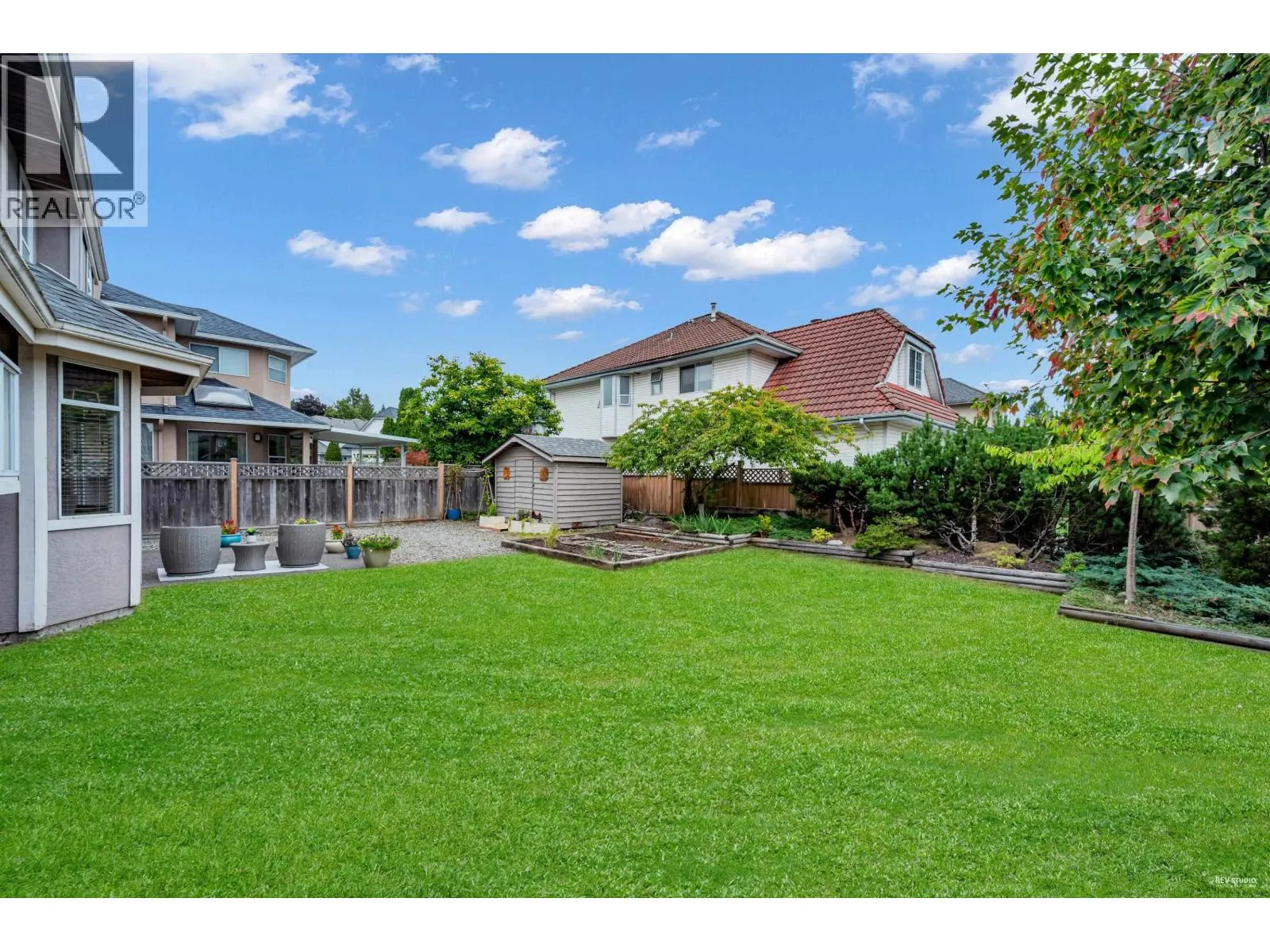 1830 WALNUT CRESCENT