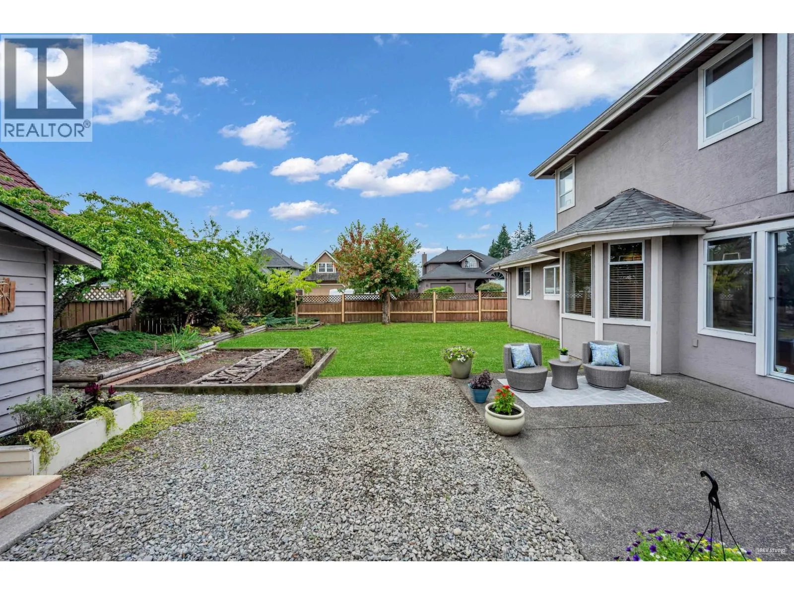 1830 WALNUT CRESCENT