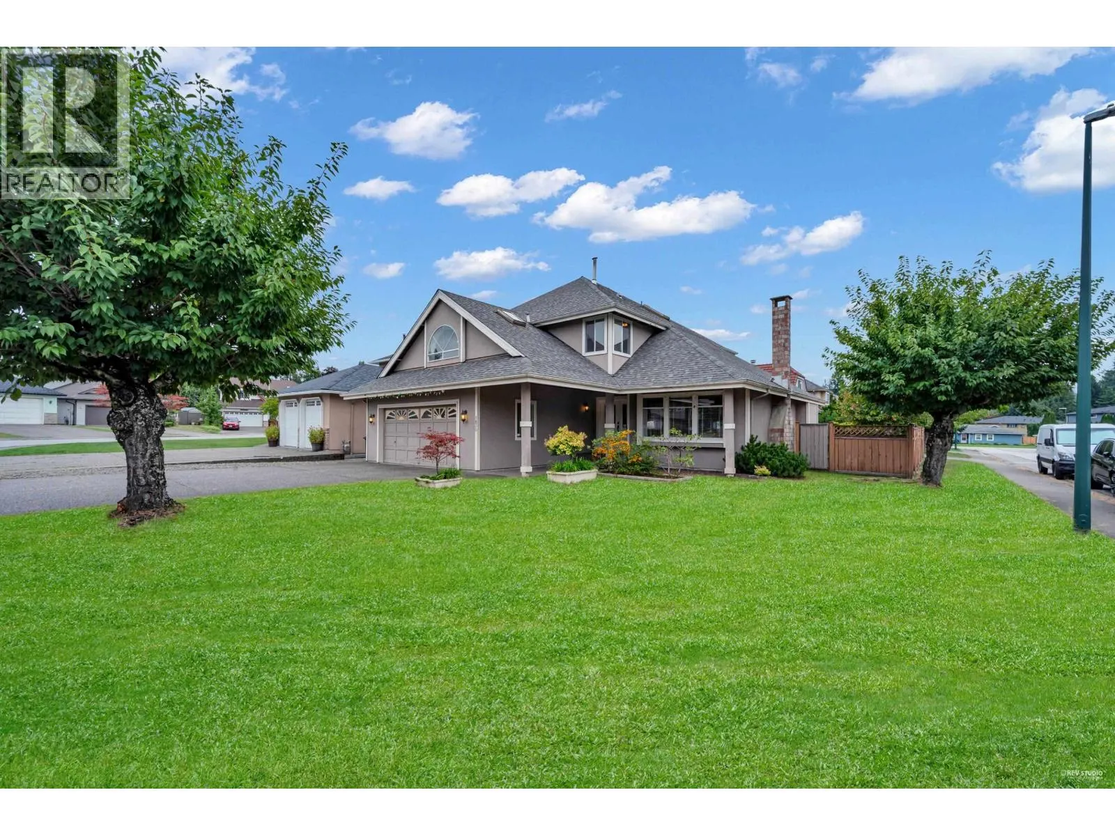 1830 WALNUT CRESCENT