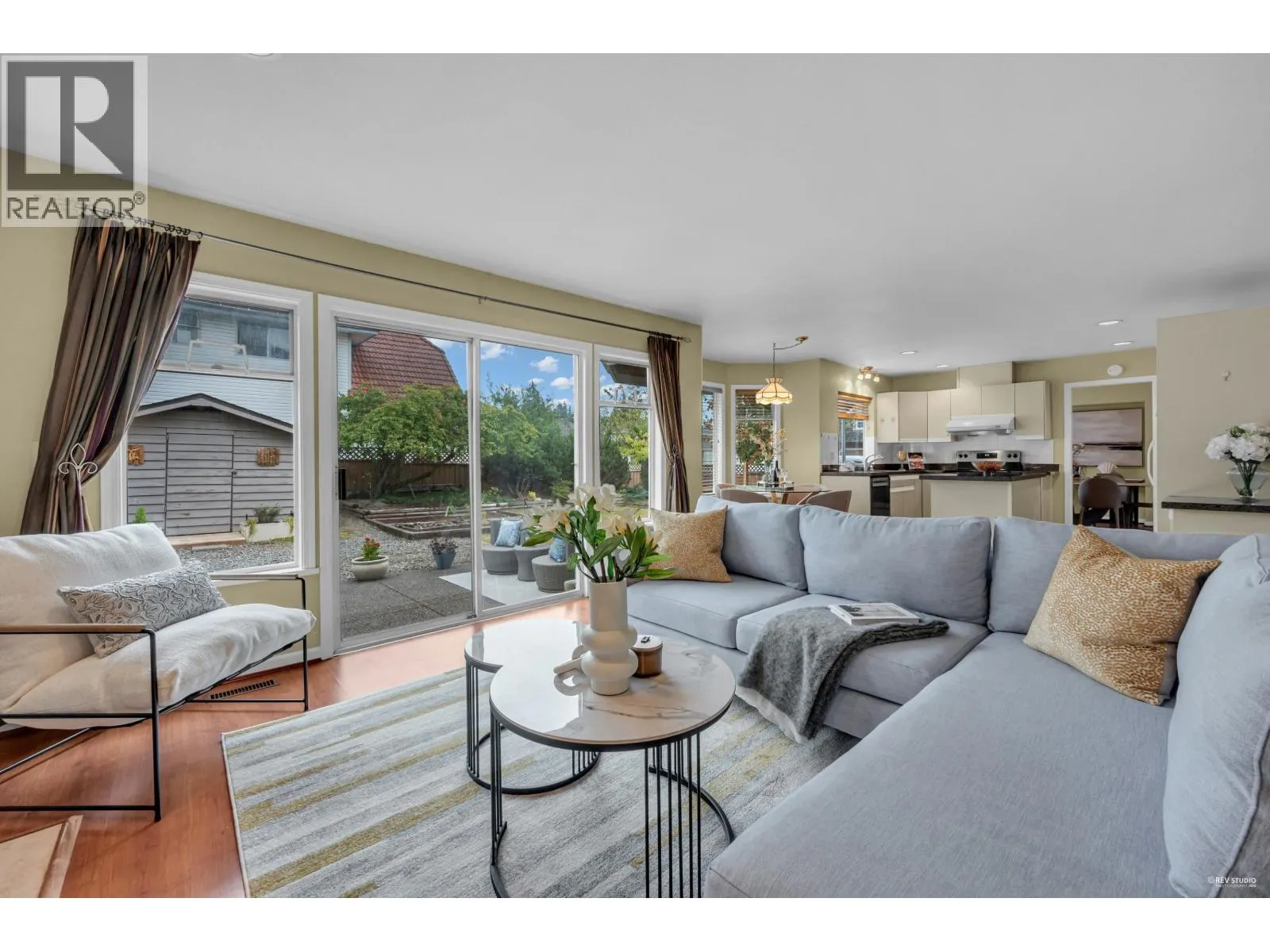 1830 WALNUT CRESCENT