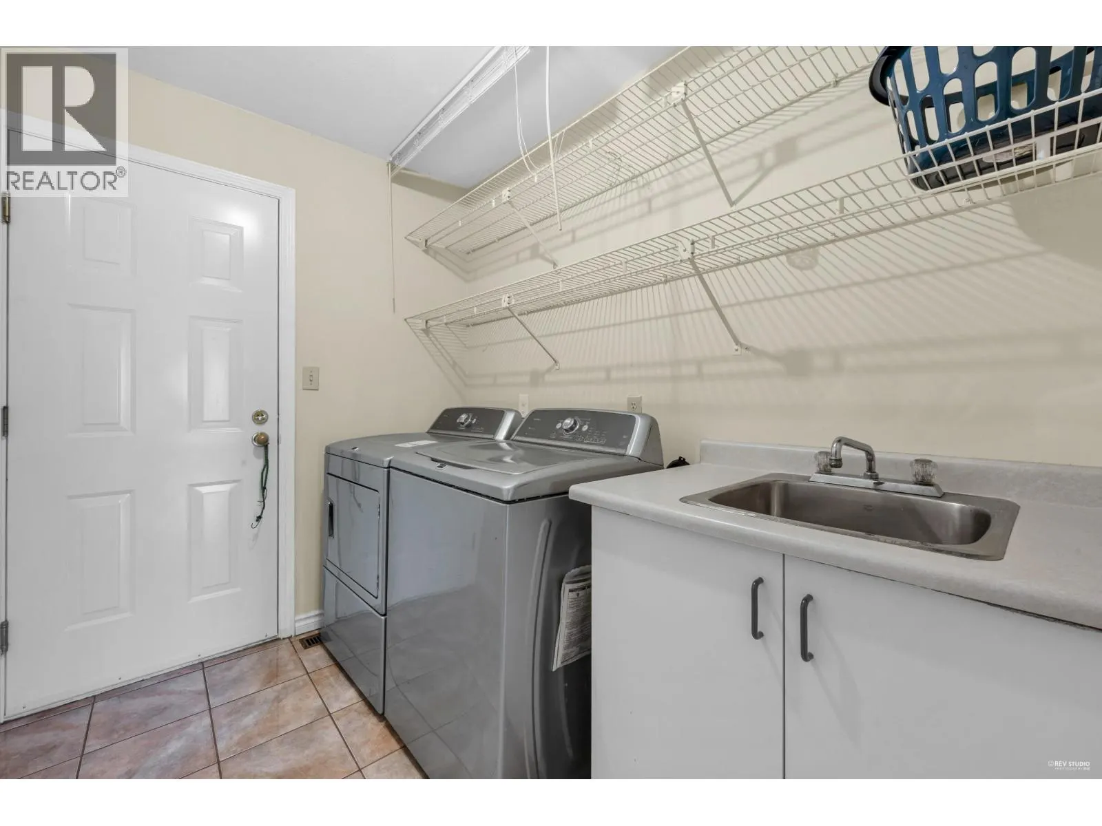 1830 WALNUT CRESCENT