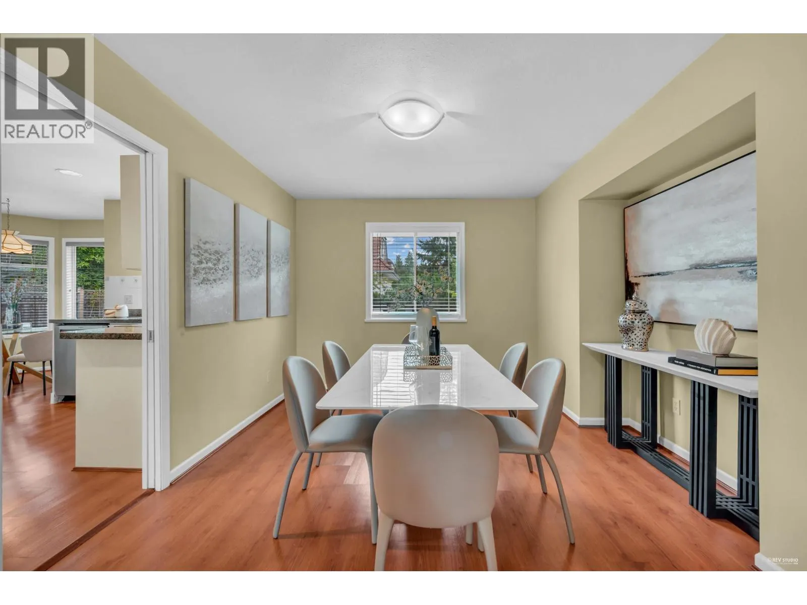 1830 WALNUT CRESCENT