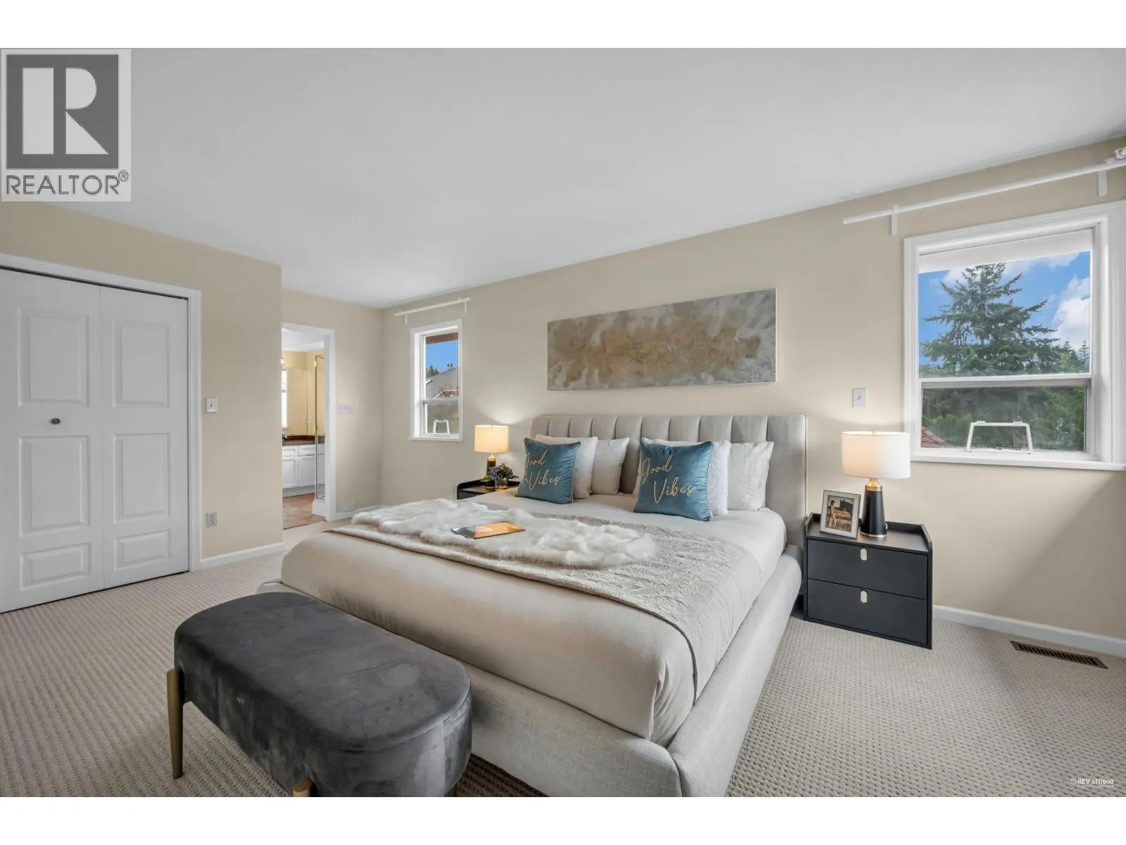1830 WALNUT CRESCENT