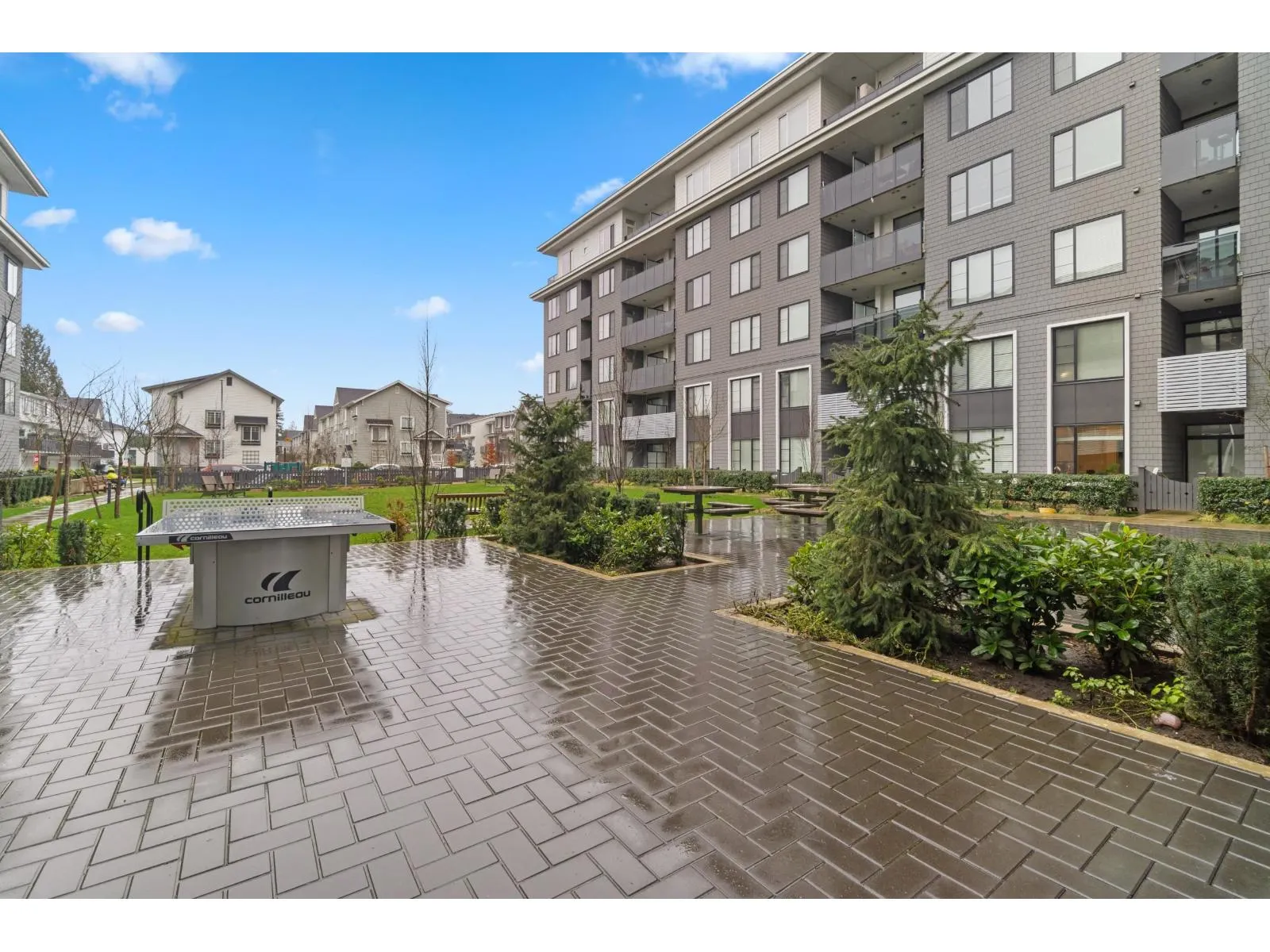 111 15848 FRASER HIGHWAY