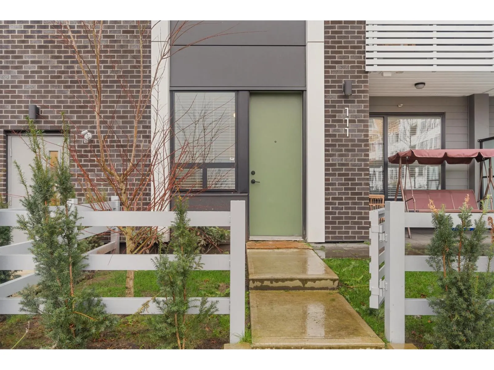 111 15848 FRASER HIGHWAY