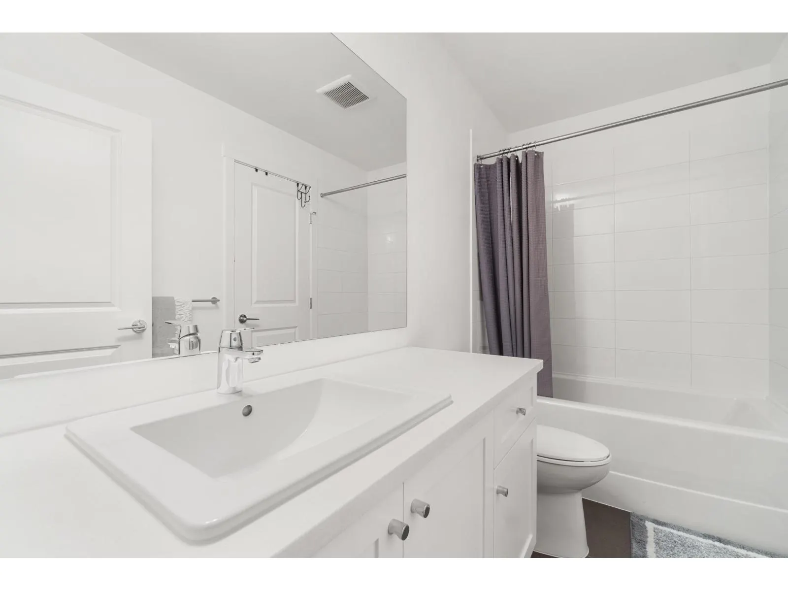 111 15848 FRASER HIGHWAY