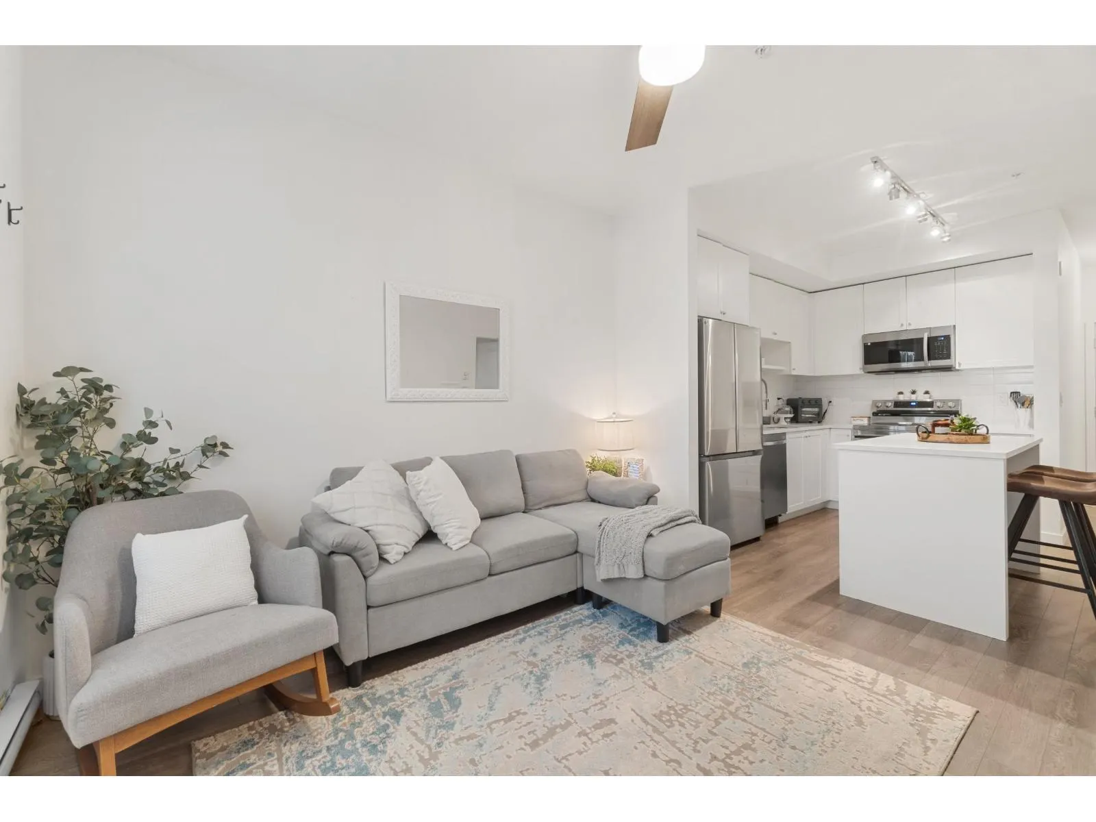 111 15848 FRASER HIGHWAY