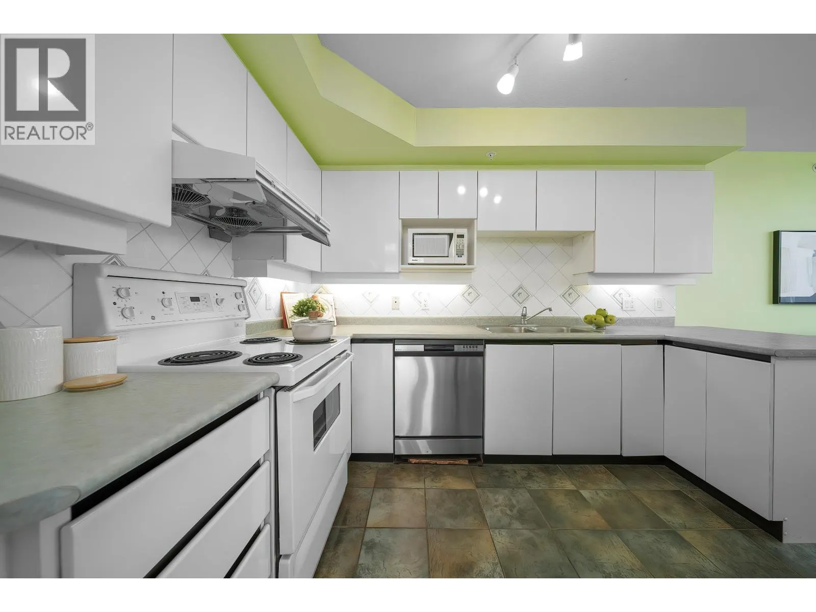1501 8297 SABA ROAD