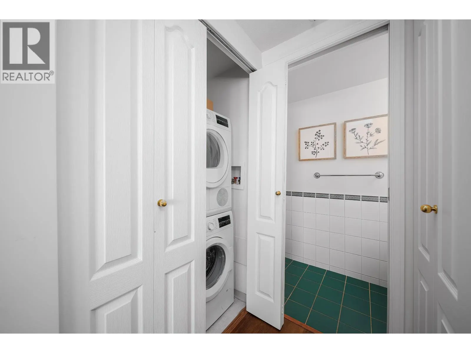 1501 8297 SABA ROAD