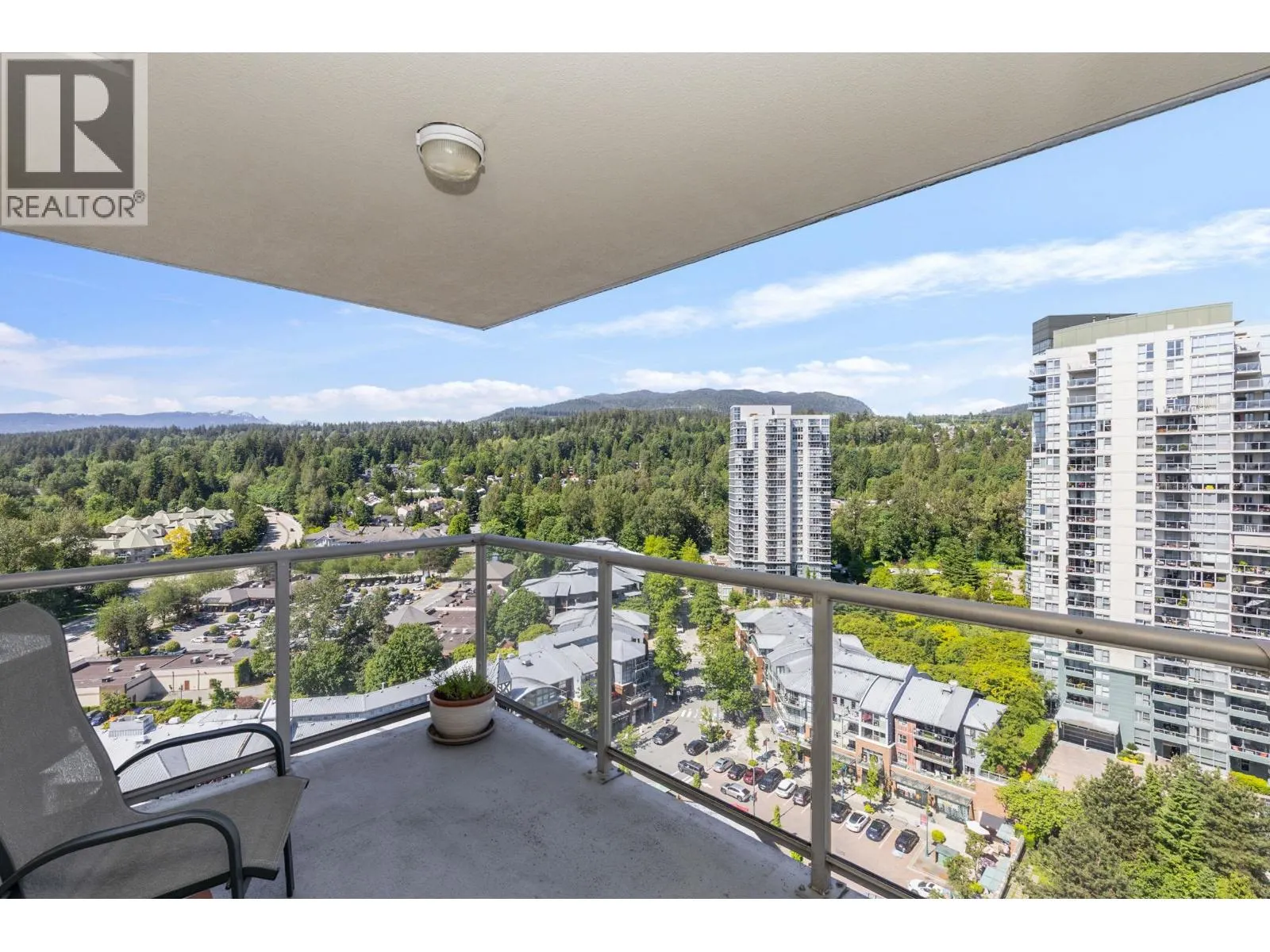 1706 235 GUILDFORD WAY