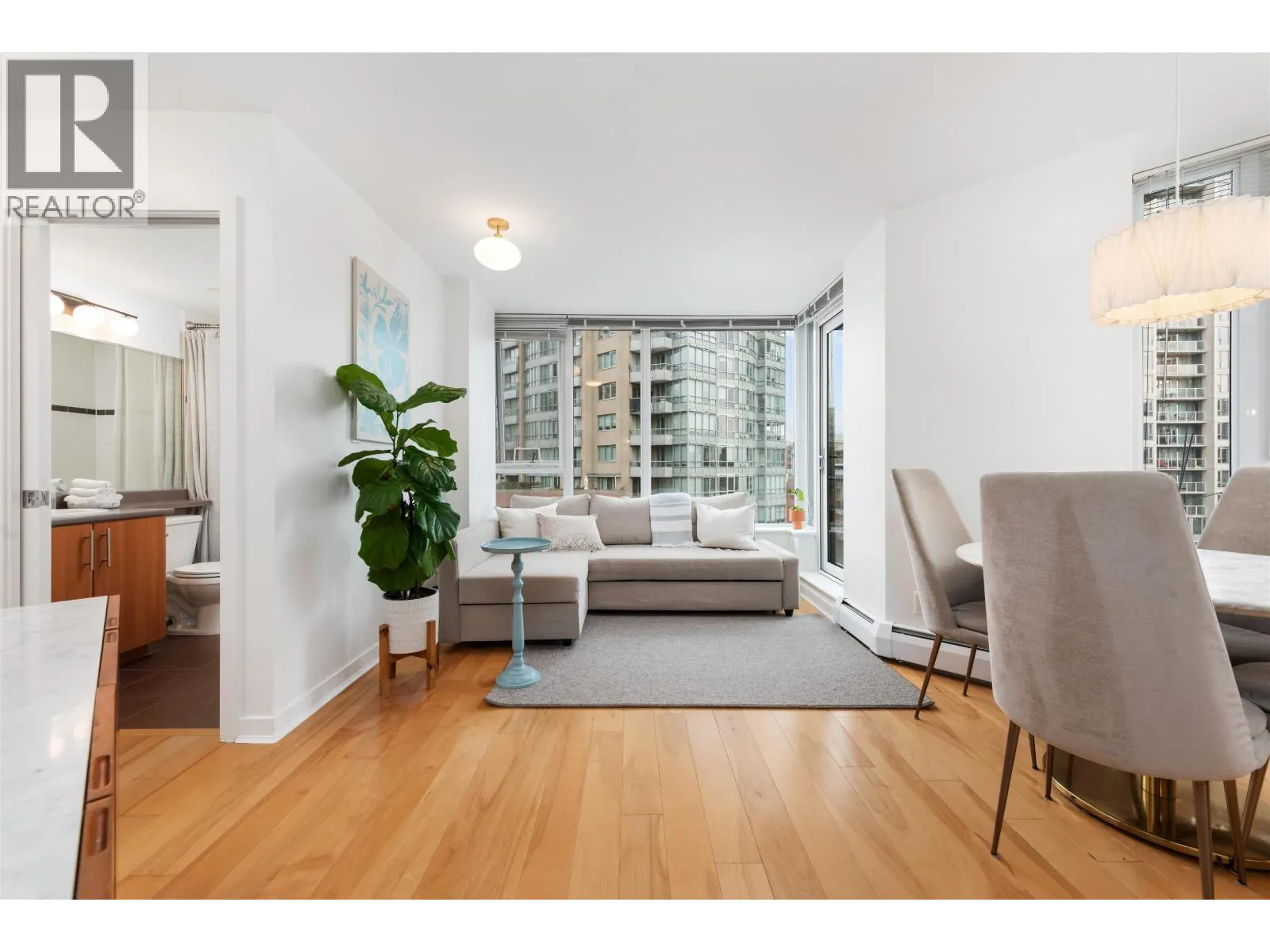 707 58 KEEFER PLACE
