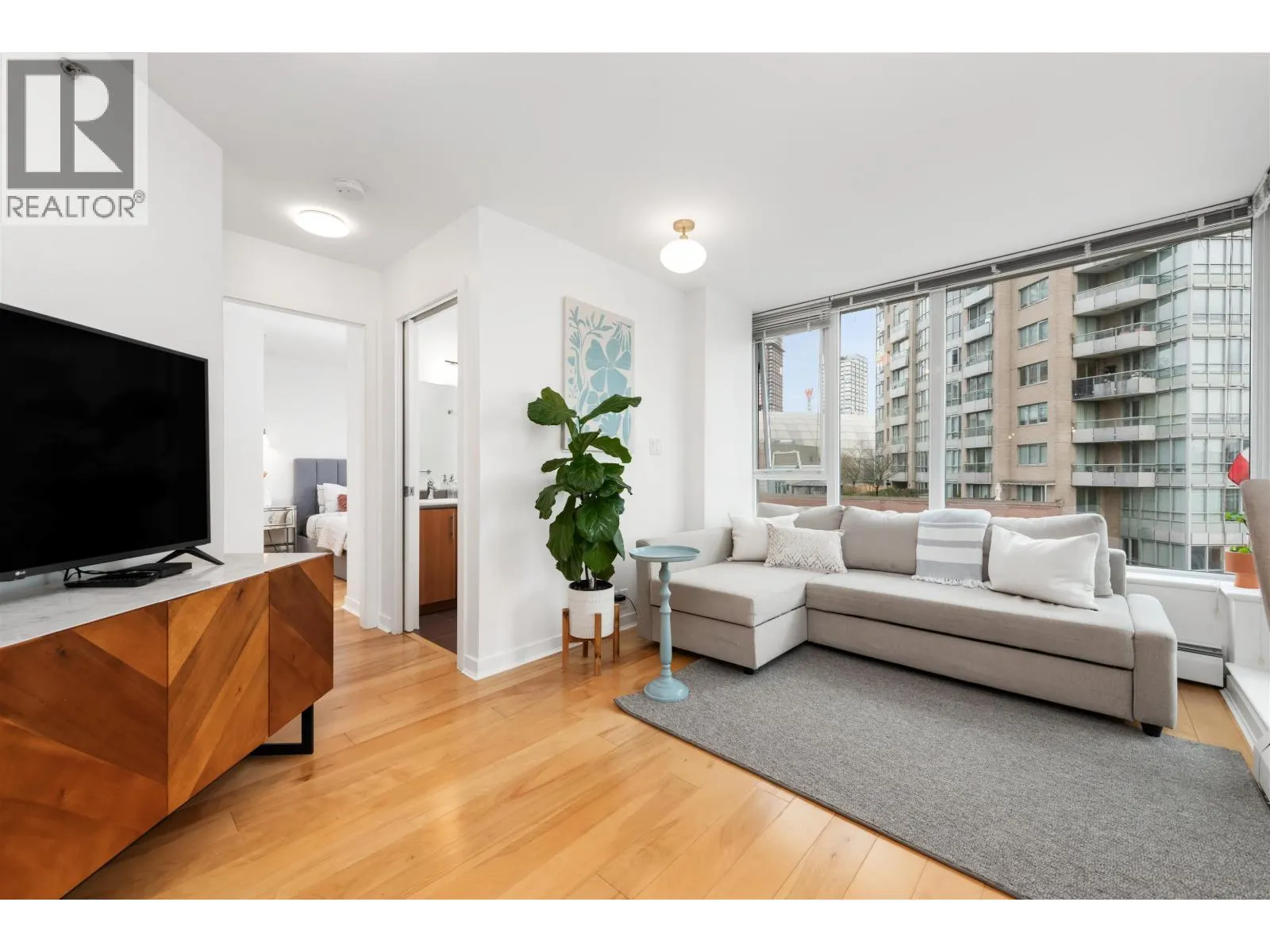 707 58 KEEFER PLACE