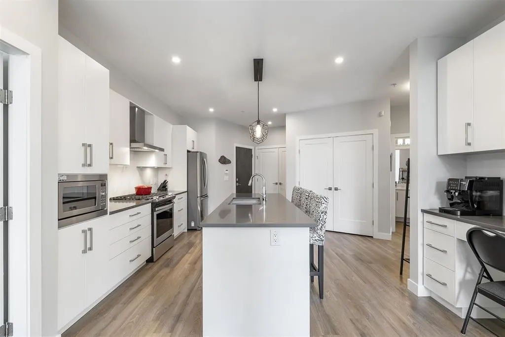 509 15436 31 AVENUE