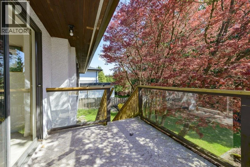 8194 WOODLAKE COURT