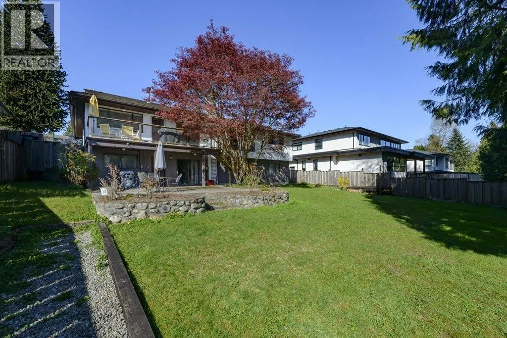 8194 WOODLAKE COURT