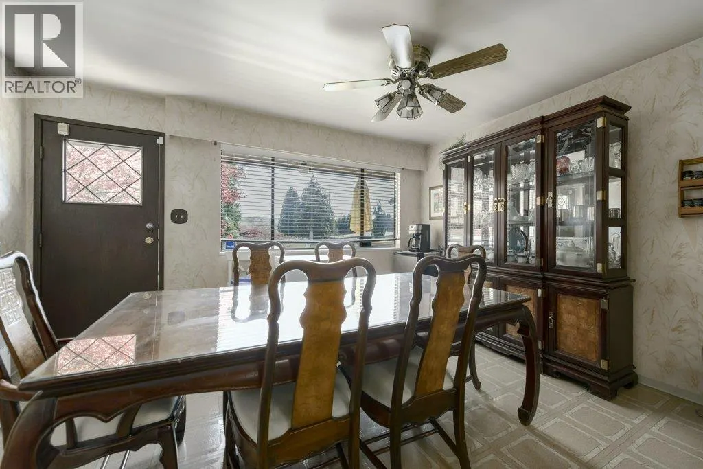 8194 WOODLAKE COURT