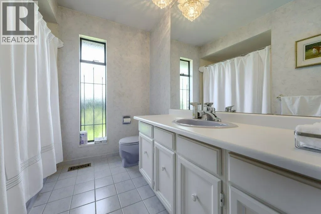 8194 WOODLAKE COURT
