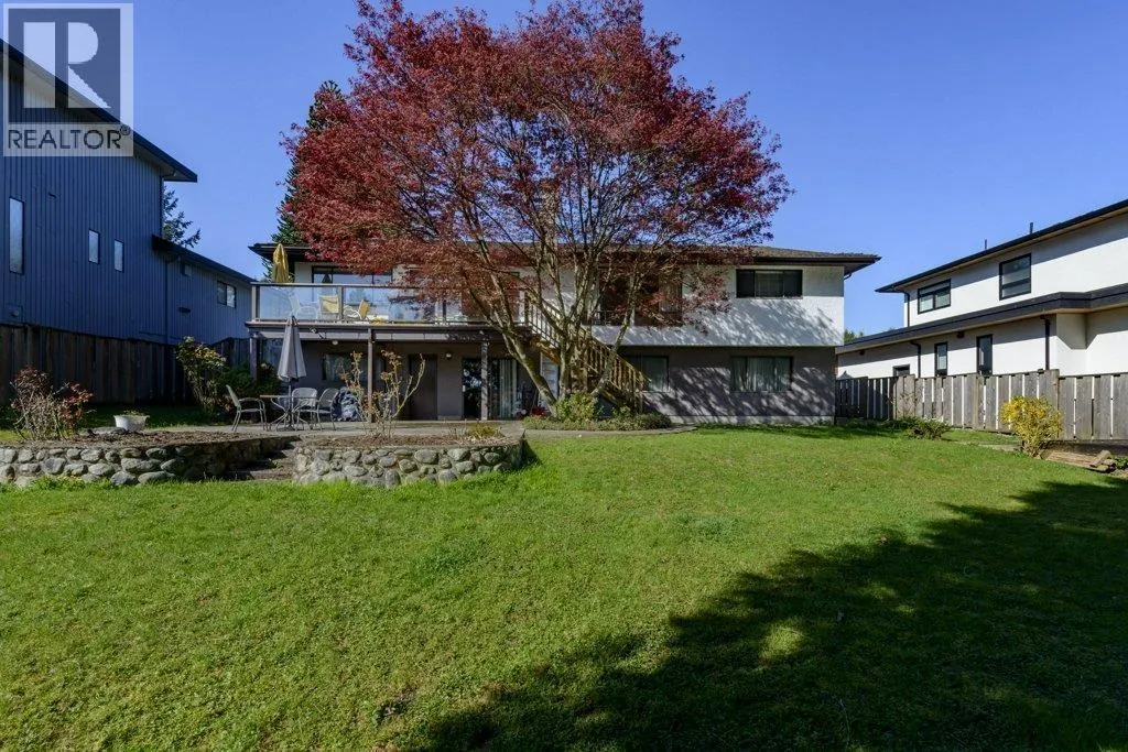 8194 WOODLAKE COURT