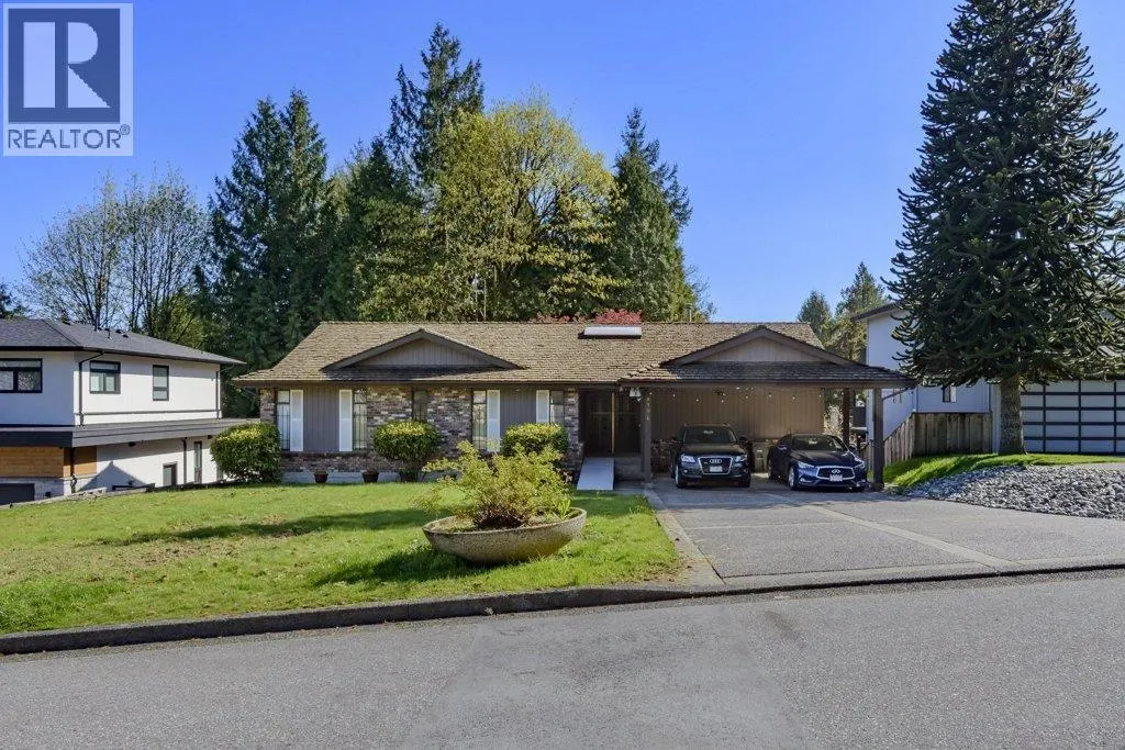 8194 WOODLAKE COURT