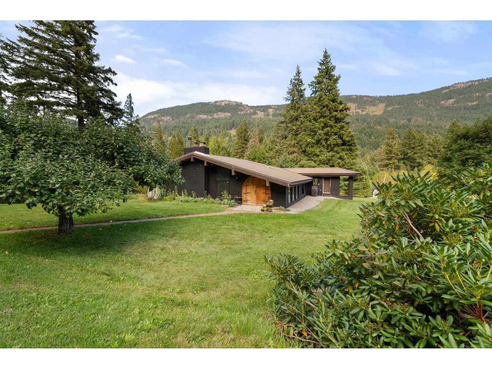 50900 CHAUMOX ROAD|Fraser Canyon