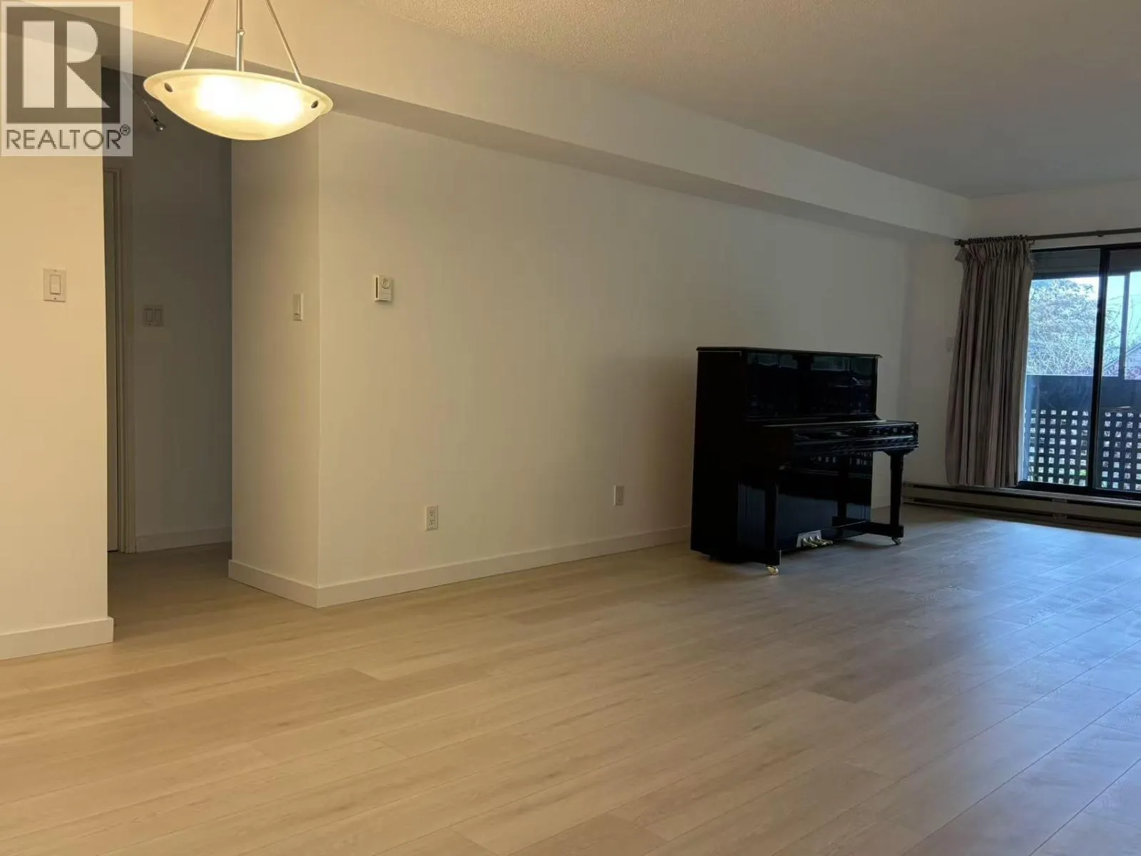 201 444 W 49TH AVENUE