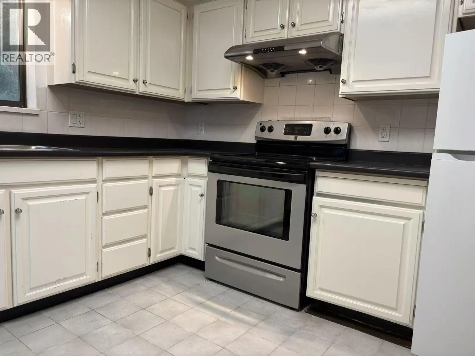 201 444 W 49TH AVENUE