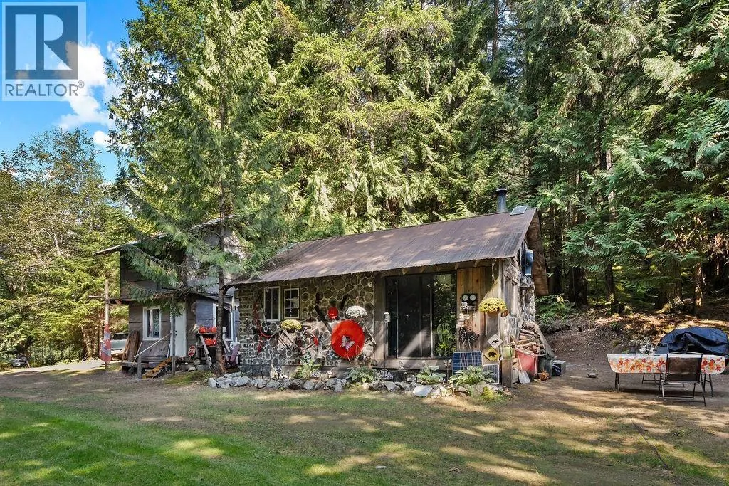 2045 N RUSTAD ROAD