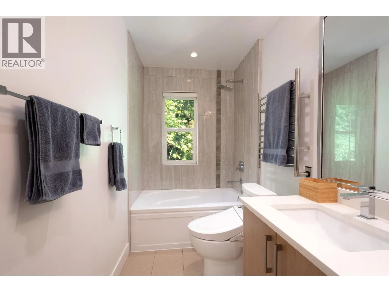 2867 PANORAMA DRIVE