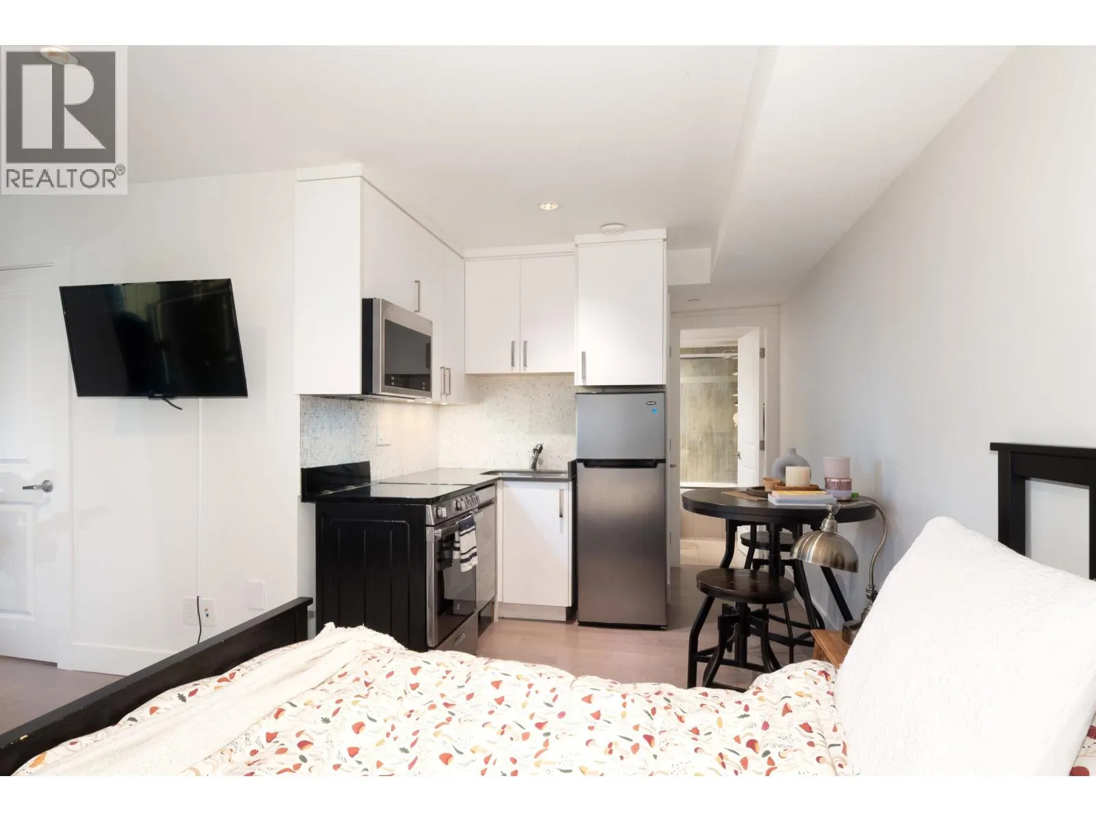 2867 PANORAMA DRIVE