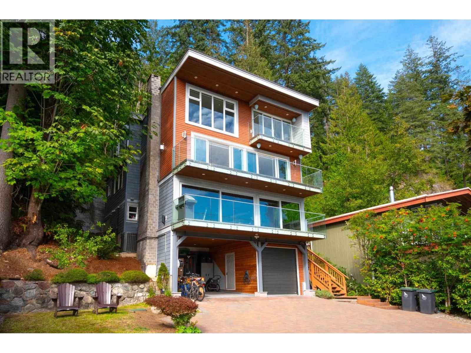 2867 PANORAMA DRIVE