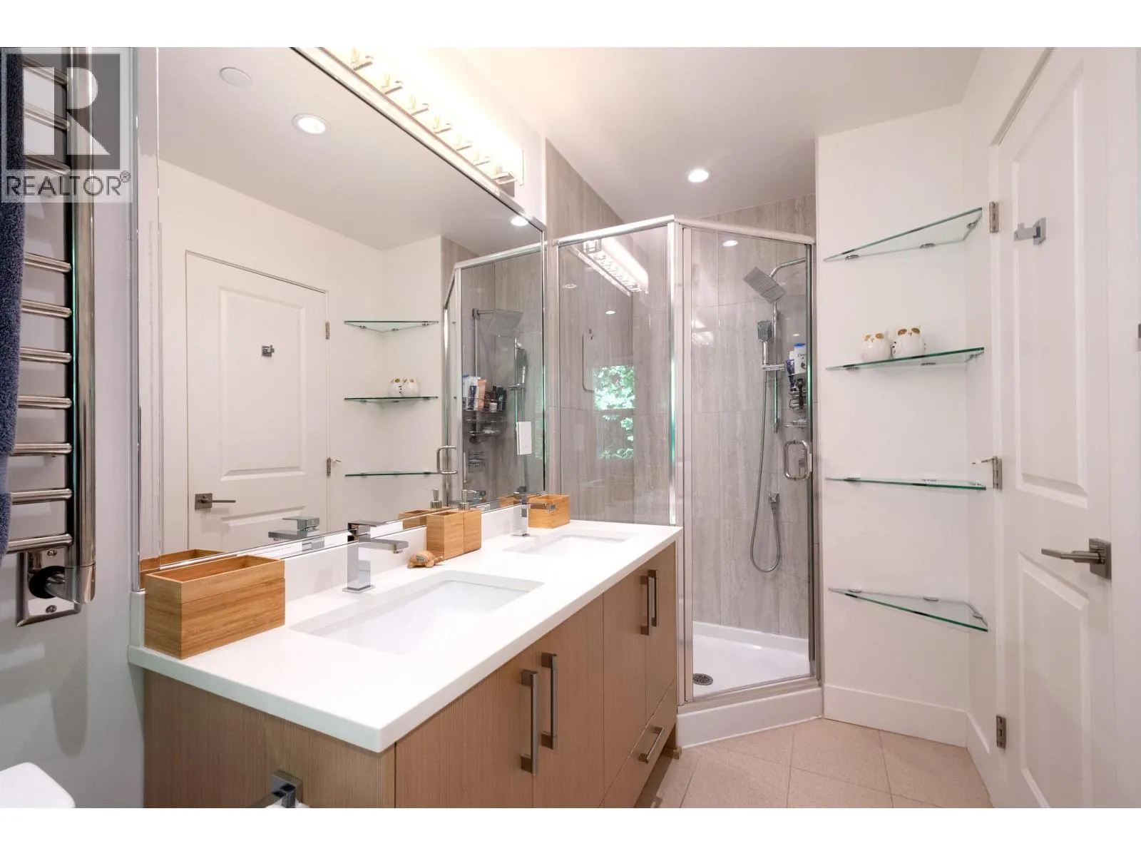 2867 PANORAMA DRIVE