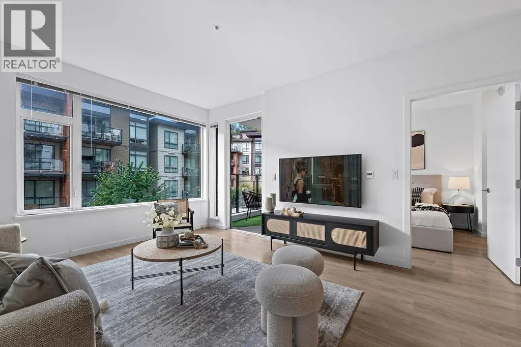206 725 MARINE DRIVE