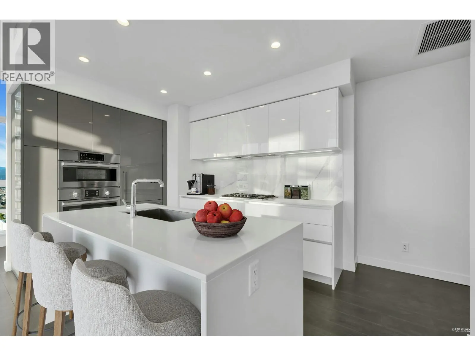 3402 2085 SKYLINE COURT