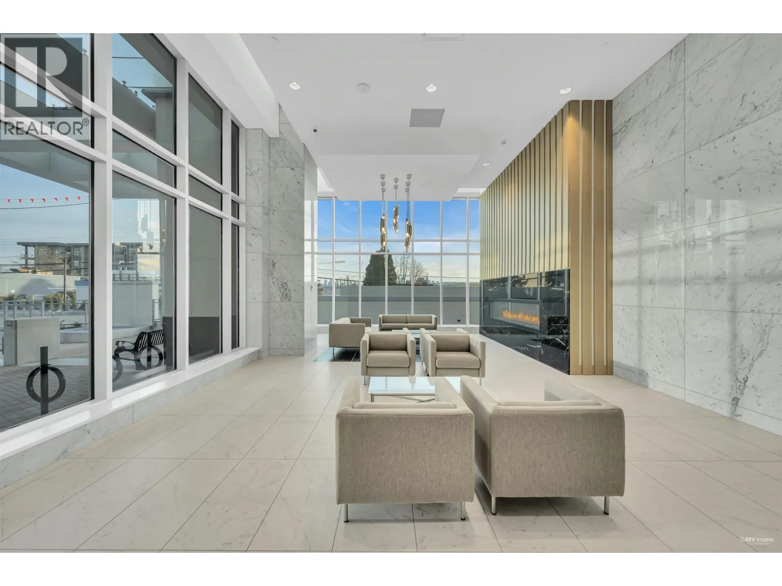 3402 2085 SKYLINE COURT