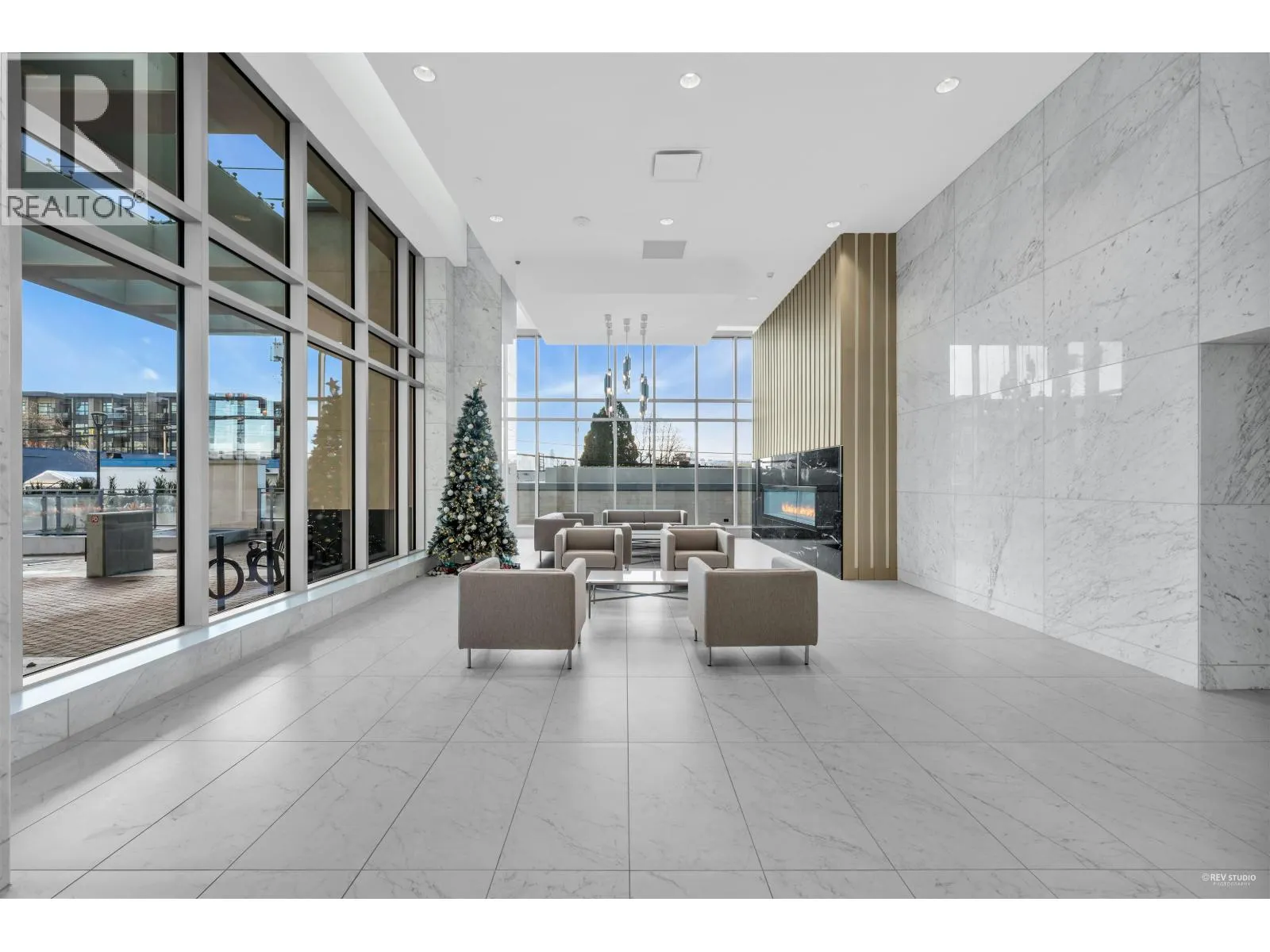 3402 2085 SKYLINE COURT