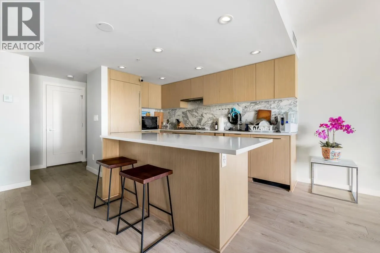 5 3699 SEXSMITH ROAD