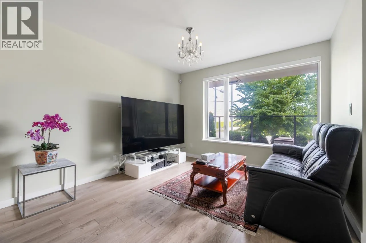 5 3699 SEXSMITH ROAD