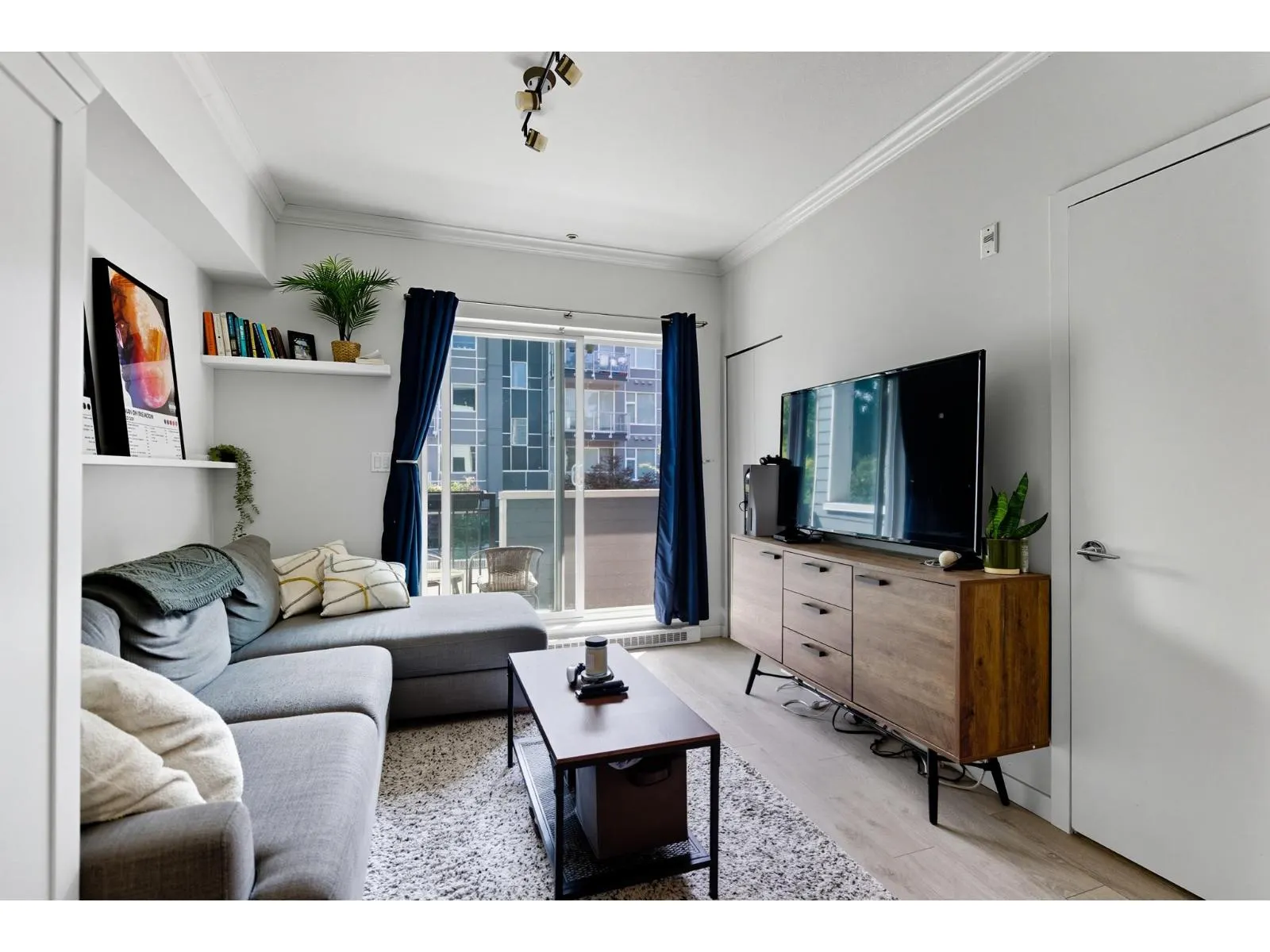 209 13678 GROSVENOR ROAD