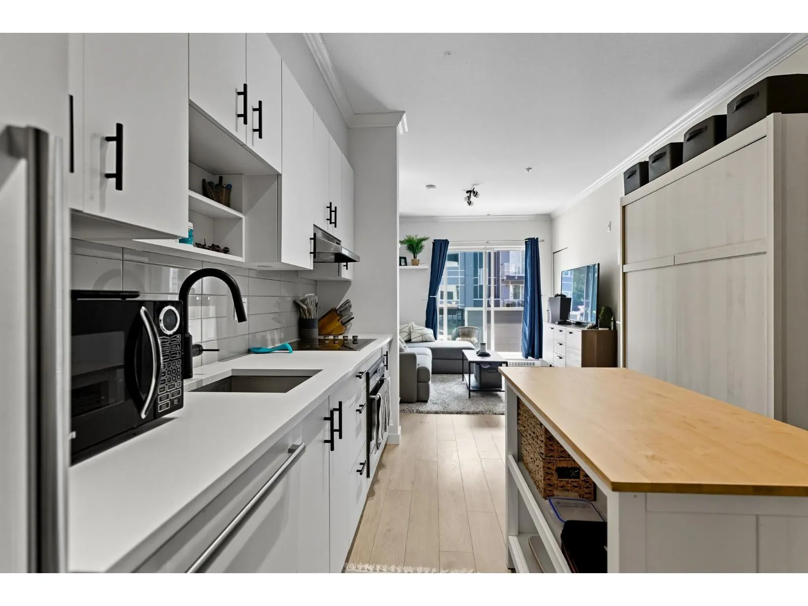 209 13678 GROSVENOR ROAD