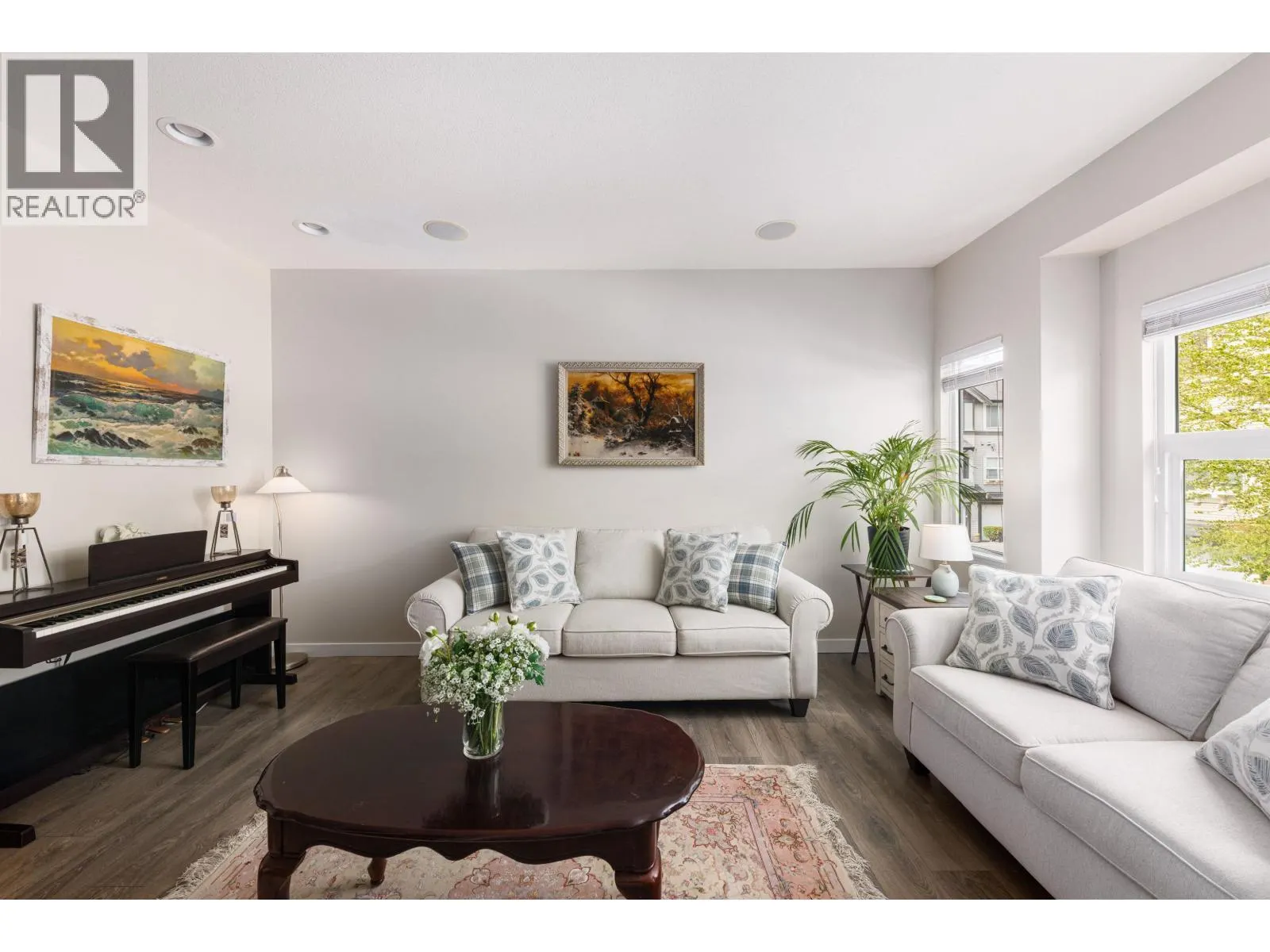 102 1055 RIVERWOOD GATE