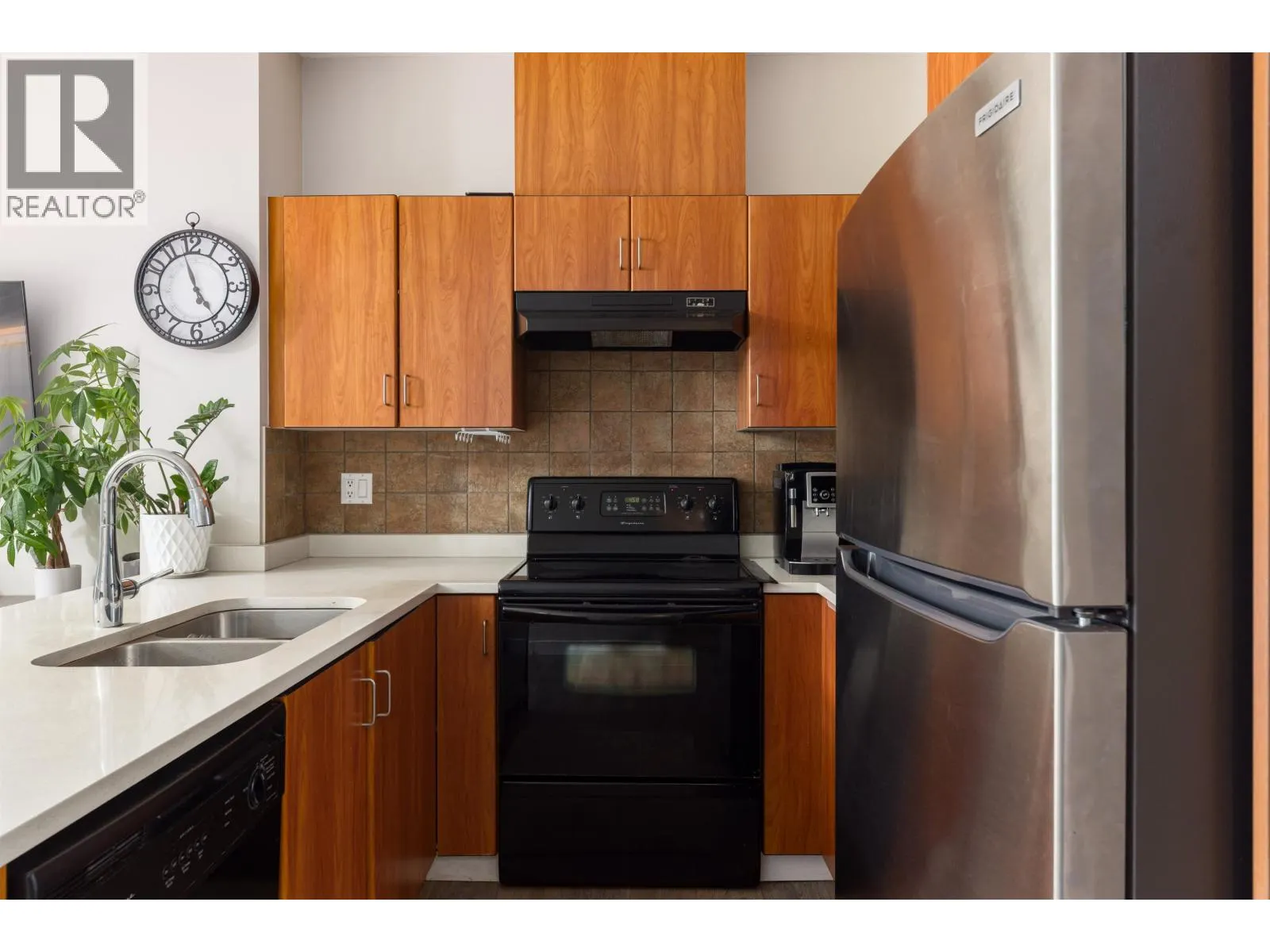 102 1055 RIVERWOOD GATE