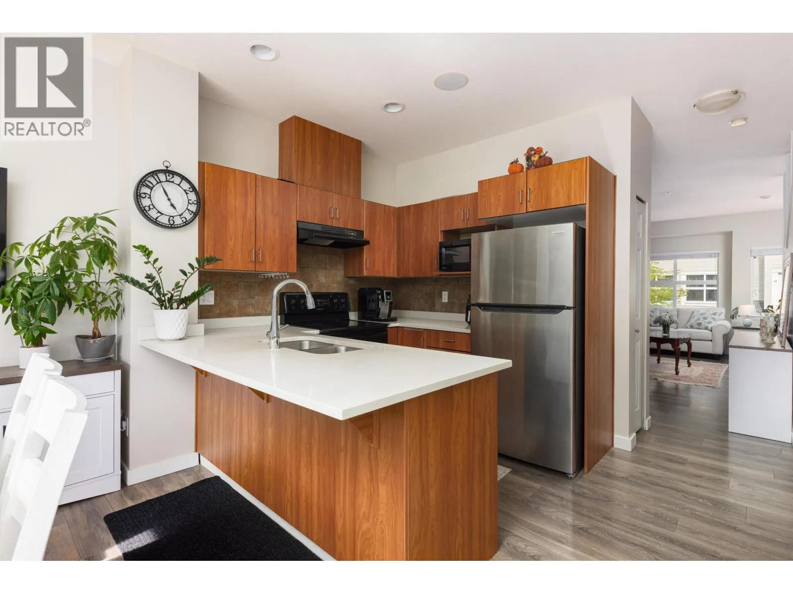 102 1055 RIVERWOOD GATE