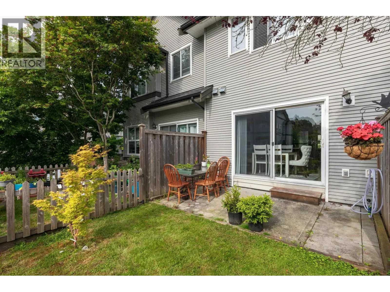 102 1055 RIVERWOOD GATE