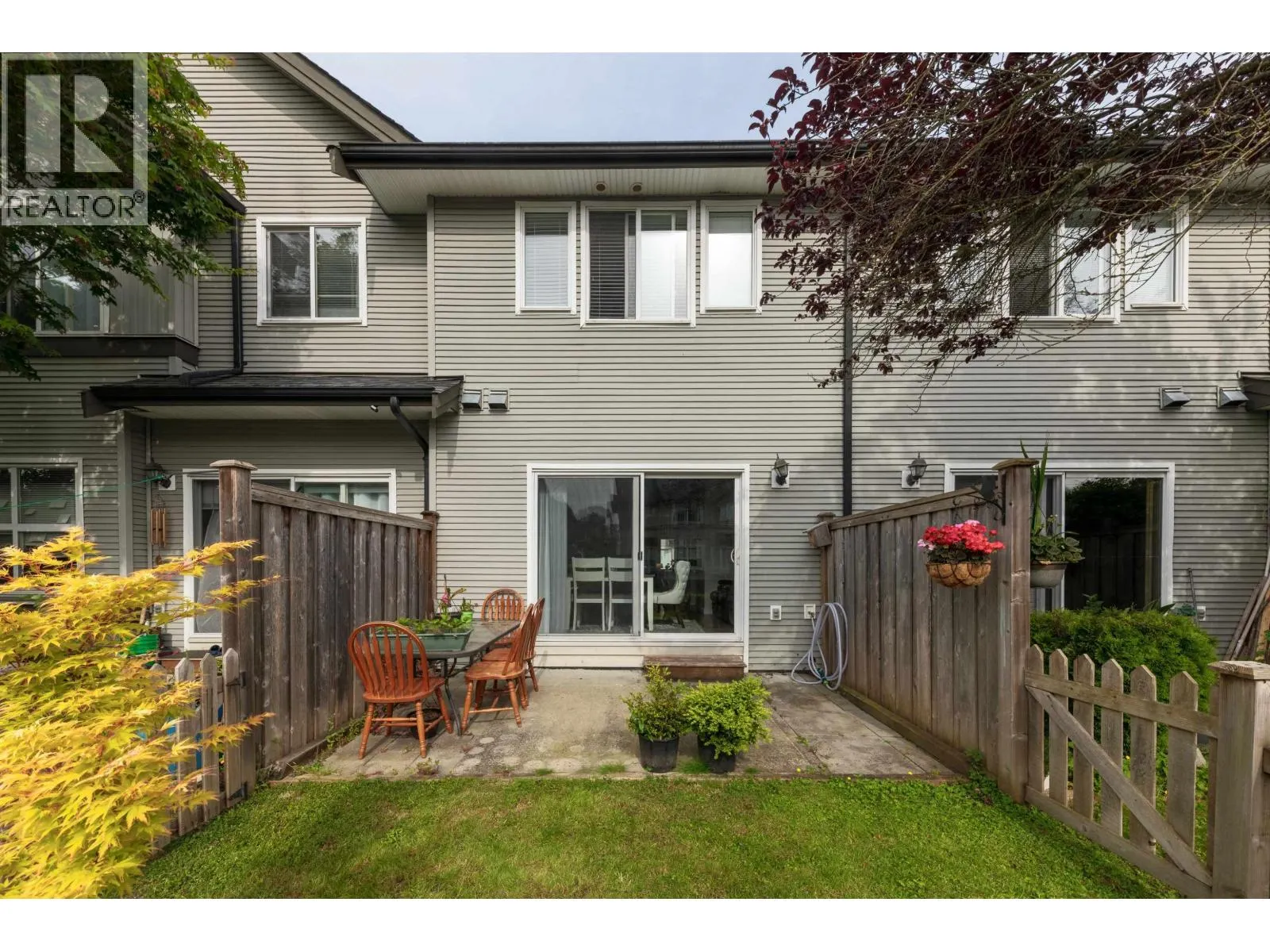 102 1055 RIVERWOOD GATE