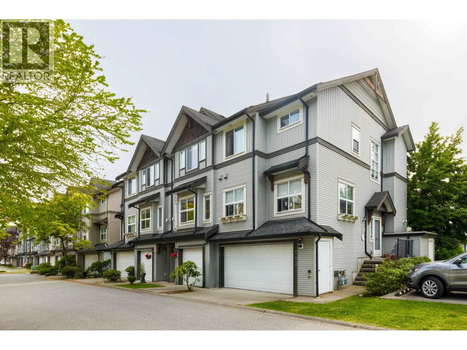 102 1055 RIVERWOOD GATE