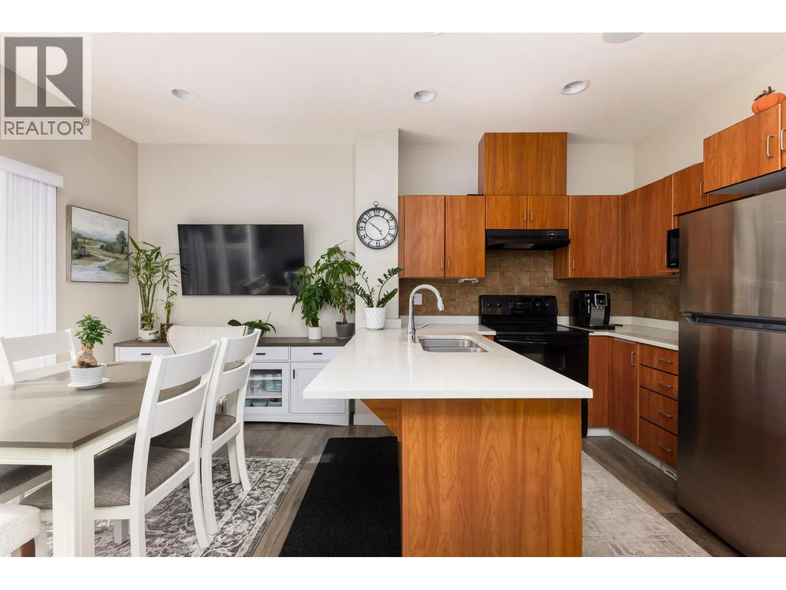 102 1055 RIVERWOOD GATE